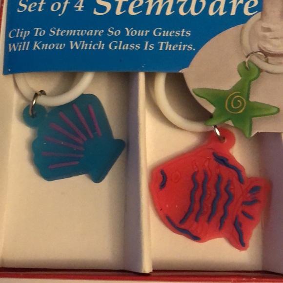 Set of 4 Stemware Markers - Picture 2 of 4